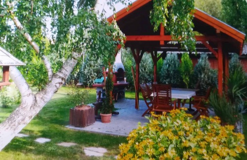 Balatonszarszo Apartment | Holiday apartment with gazebo and barbecue