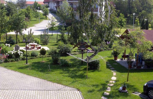 Balatonszarszo Apartment | Holiday apartment with gazebo and barbecue
