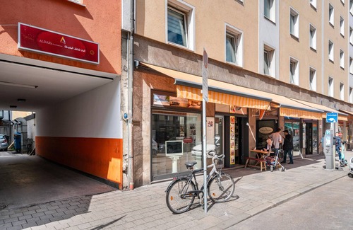 Ludwigsvorstadt-Kliniken Apartment | Holiday Apartment 'Aldars 5' with Wi-Fi and Air Conditioning