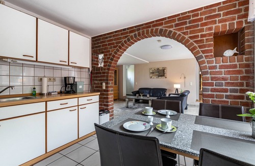 Norddeich Apartment | Holiday Apartment Alter Deich with Private Terrace, Private Garden and Wi-Fi
