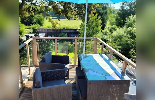 Hennstedt Apartment | Holiday Apartment 'Am Töschenbach' with Balcony and Wi-Fi
