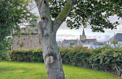 Hillion Apartment | Holiday Apartment "Au Colombier" with Private Terrace & Shared Garden