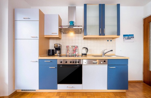 Heitlern Apartment | Holiday Apartment 'Breitenbergblick' with Mountain View, Balcony and Wi-Fi