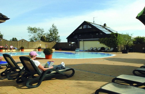 Fehmarn House | Holiday apartment by the swimming pool F 997