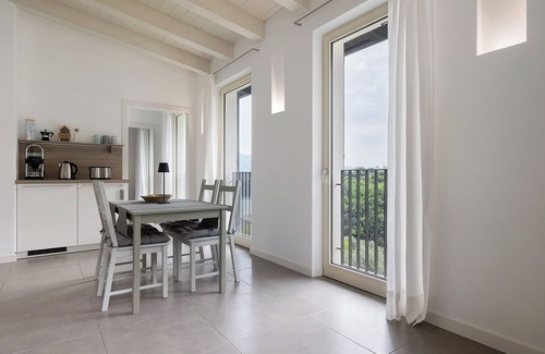 Tignale Apartment | Holiday Apartment "Ca' Scaì Agrifugium Elià" with Lake View, Shared Pool and Wi-Fi