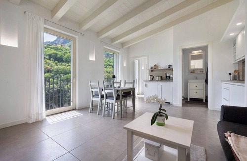 Tignale Apartment | Holiday Apartment "Ca' Scaì Agrifugium Olivia" with Lake View, Shared Pool and Wi-Fi