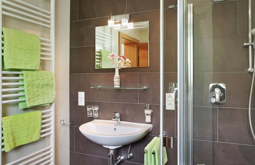 Kappl Apartment | Holiday Apartment "Caroline 2" with mountain view, Wi-Fi & Garden