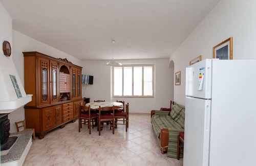 Monte Longu Apartment | Holiday Apartment "Casa Con Giardino" with Mountain View & Shared Terrace