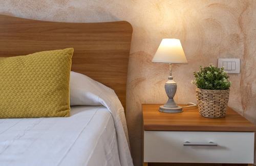 Santa Maria La Palma Other | Holiday Apartment 'Casa Vacanza Baratz 3' with Mountain View, Shared Garden & Wi-Fi