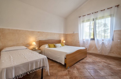 Santa Maria La Palma Other | Holiday Apartment 'Casa Vacanza Baratz 4' with Mountain View, Garden & Wi-Fi