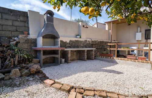 Irgoli Apartment | Holiday Apartment "Casa Masala" with Private Terrace & Shared Garden
