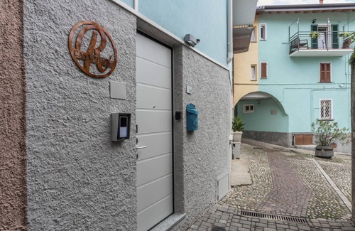 Lierna Apartment | Holiday Apartment Casa Royale Appartamento Terra with Mountain View, Wi-Fi, A/C