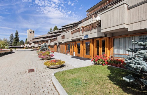 Gressan Apartment | Holiday Apartment 'Ciel Bleu Pila' with Mountain View, Shared Garden & Balcony