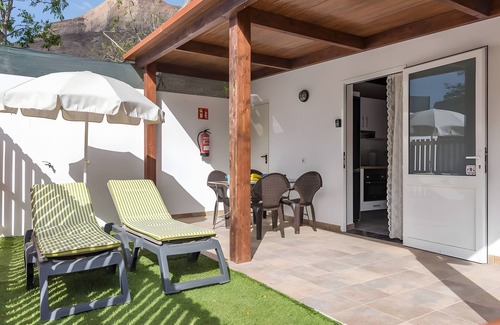 San Bartolome de Tirajana Apartment | Holiday Apartment 'Country House Near Fataga' with Balcony, Wi-Fi and Air Conditioning