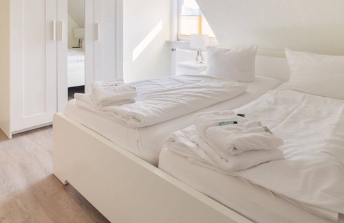 Tumlauer Koog Other | Holiday apartment for 4 persons with a small roof terrace. 6KM next to St Peter-Ording.