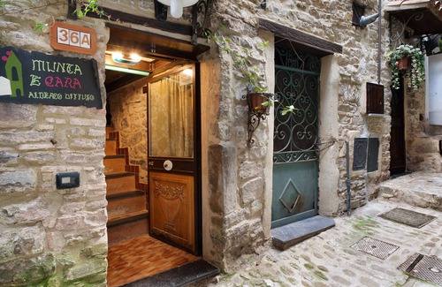 Apricale Apartment | Holiday Apartment "Dei Raspi D'Uva" with Wi-Fi