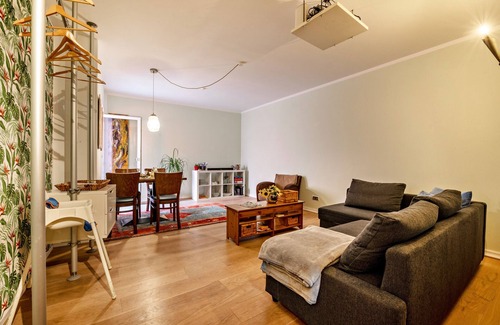 Steintor Apartment | Holiday Apartment 'Deichkind Viertel Suite' with Terrace & Wi-Fi