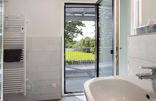 Meßkirch Apartment | Holiday Apartment Donautal with Wi-Fi, Balcony, Shared Garden