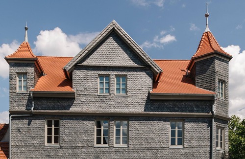 Grossostheim Apartment | Holiday Apartment 'Eckhaus - Fireplace' with Shared Area (Courtyard) and Wi-Fi