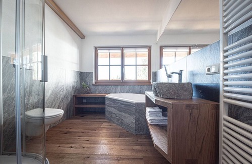Campo Tures Apartment | Holiday Apartment "Edelweiss" with Mountain View, Private Terrace & Wi-Fi
