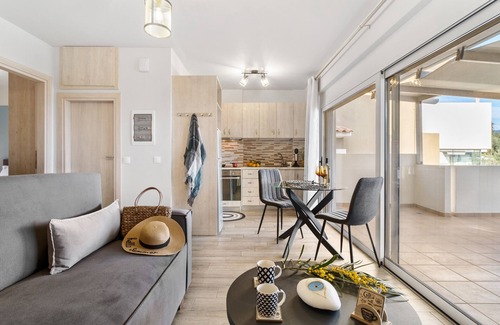 Nikiana Apartment | Holiday Apartment "Evagelia Luxury 2" with Sea View, Shared Pool & Wi-Fi
