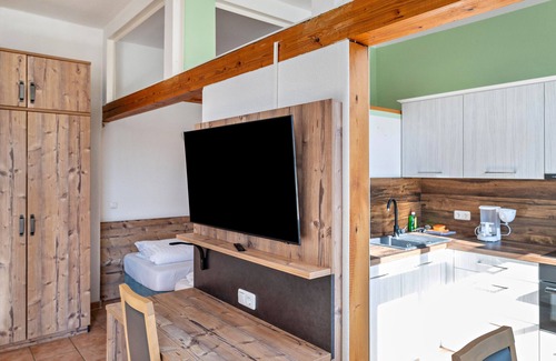 Muritz Apartment | Holiday Apartment 'Fewo E6' with Shared Garden and Wi-Fi