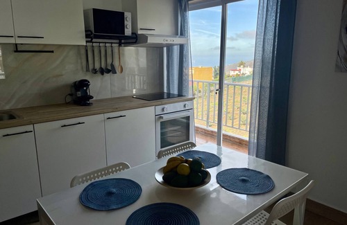 Montijos Apartment | Holiday Apartment 'Finca Ten Days - App 4 - Los Gigantes' with Sea View, Wi-Fi and Air Conditioning