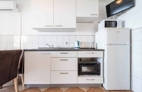 Rtina Apartment | Holiday apartment First row to the sea