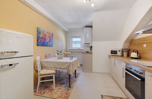 Tengen Apartment | Holiday Apartment 'Fleur' with Wi-Fi
