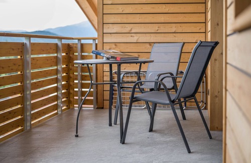 Terento Apartment | Holiday Apartment "Forchnerhof 4" with Mountain View, 2 Private Terraces & Wi-Fi
