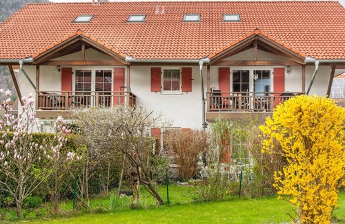 Oberau Apartment | Holiday Apartment "Fuchsbau" with Mountain View, Balcony & Wi-Fi