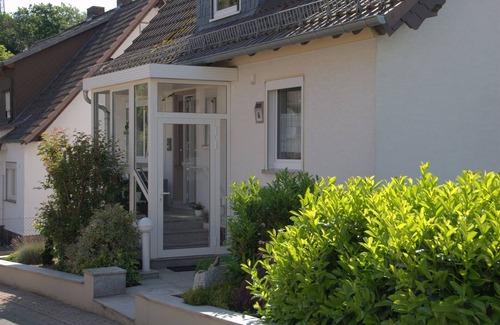 Borken Apartment | Holiday Apartment "Gabi" with Shared Garden, Balcony & Wi-Fi