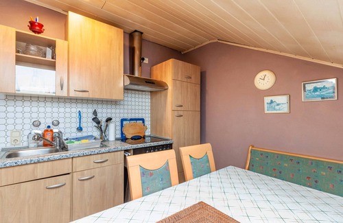 Wernborn Apartment | Holiday Apartment 'Gerlinde' with Shared Garden and Wi-Fi