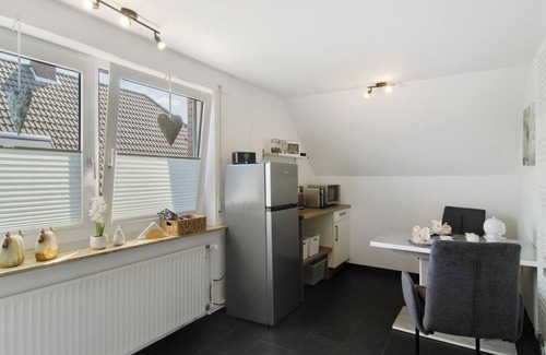 Zetel Apartment | Holiday Apartment 'Goesmann' with Private Terrace and Wi-Fi