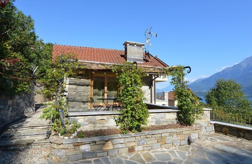 San Gregorio Apartment | Holiday apartment Gravedona for 1 - 4 persons with 1 bedroom - Row house