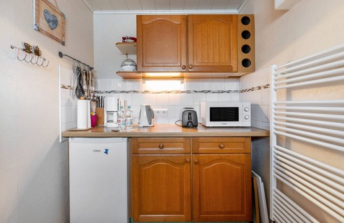 Ladelund Apartment | Holiday Apartment 'Grenznah Garten Ruhig' with Private Terrace, Garden and Wi-Fi