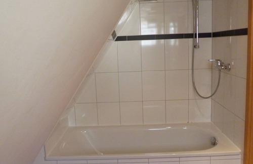 Neuendorf Apartment | Holiday Apartment 'Haus des Handwerkers' with Wi-Fi
