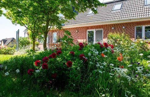 Pellworm Apartment | Holiday Apartment - Haus Deichperle