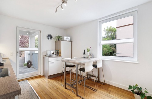 Lahr Apartment | Holiday Apartment "Haus No 6" with Shared Garden, Balcony & Wi-Fi