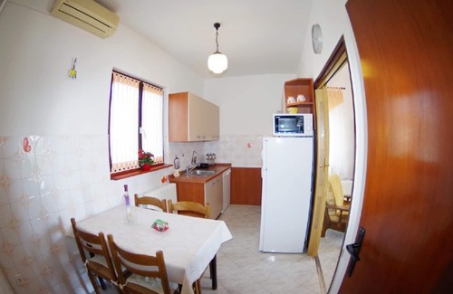 Peresiji Apartment | Holiday apartment Svetvinčenat for 1 - 5 persons with 2 bedrooms - Row house