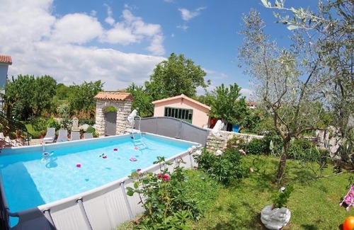 Peresiji Apartment | Holiday apartment Svetvinčenat for 1 - 5 persons with 2 bedrooms - Row house