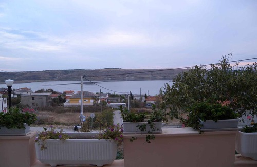 Rtina Apartment | Holiday apartment in a small town with sea view