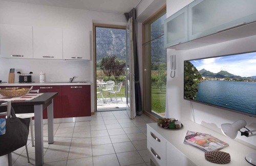Ceniga Apartment | Holiday apartment in a sunny and quiet location surrounded by vineyards