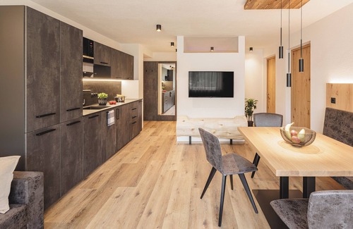 San Giovanni Apartment | Holiday Apartment 'Silva Timeout' with Mountain View, Private Terrace and Wi-Fi