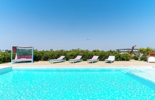 Galatone Apartment | Holiday Apartment "Le Scuderie 3" with Shared Pool, Shared Terrace & Wi-Fi