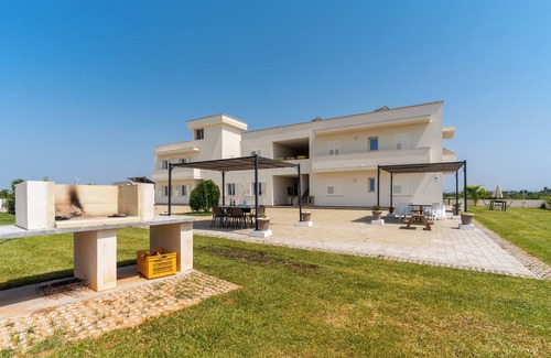 Galatone Apartment | Holiday Apartment "Le Scuderie 10" with Balcony, Shared Pool & Wi-Fi