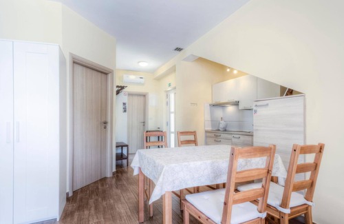 Lovrecica Apartment | Holiday apartment Lovrecica for 1 - 4 persons with 1 bedroom - Row house