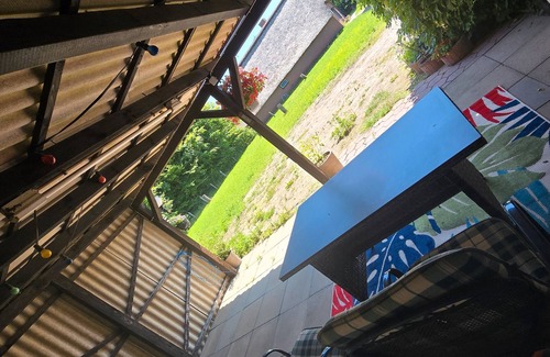 Fockbek Apartment | Holiday Apartment 'Lütt Stuv' with Private Terrace, Shared Garden and Wi-Fi