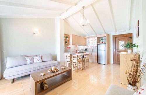 Agios Gordios Apartment | Holiday Apartment "Mazis Deluxe" with Sea View, Balcony & Wi-Fi