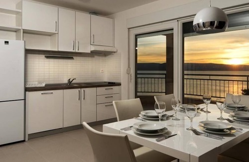 Marusici Apartment | Holiday apartment Mimice for 1 - 6 persons with 2 bedrooms - Row house
